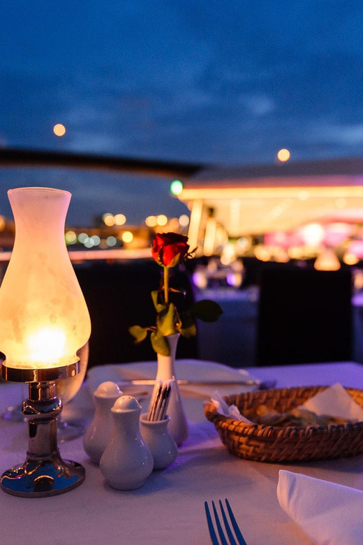 Bangkok: Chao Phraya Princess Dinner Cruise - Live entertainment: music you can actually hear during dinner