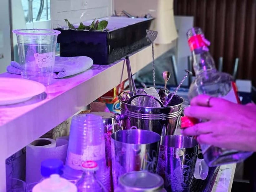 Bangkok : Chaophraya Booze Cruise – Drinks Onboard - Potential hiccups to plan around (especially weather)