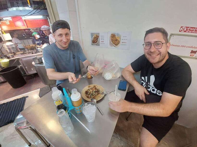 Bangkok: Chinatown Food Tour with Michelin Food Stalls - Who this tour is for, and who should skip it