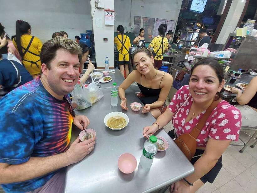 Bangkok: Chinatown Food Tour with Michelin Food Stalls - Start at Wat Mangkon Kamalawat (Wat Leng Noei Yi): food comes with context