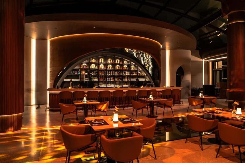 Bangkok: Cielo Sky Bar & Restaurant Rooftop - Ambiance and Service: why the room feels worth dressing up for