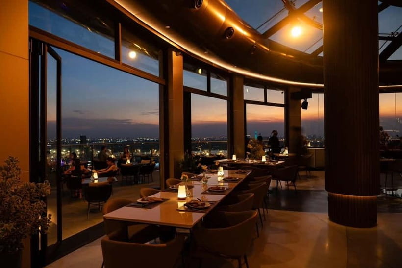 Bangkok: Cielo Sky Bar & Restaurant Rooftop - Packages and Value: what you get for the $63 group price