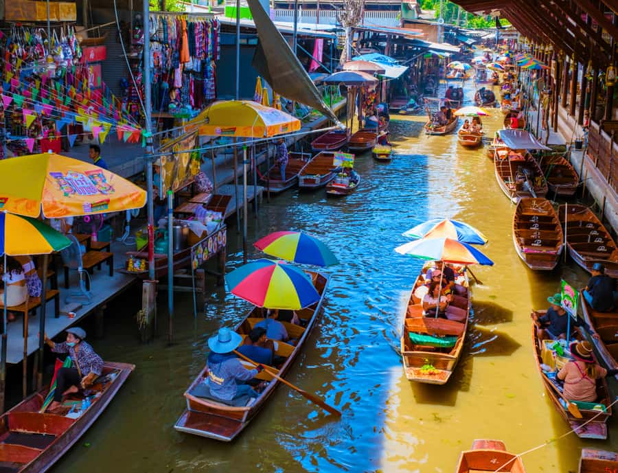 Bangkok: City Highlights & Floating Markets Private Tour - Yaowarat Chinatown and the Guan Yim/Thian Fah stop for a calmer pause
