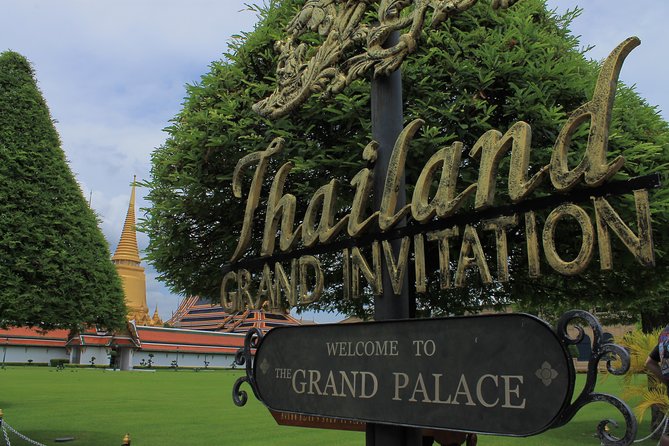 Bangkok: City Highlights Temple and Market Walking Tour - How the pacing works in real life: 2 to 4 hours, heat, and breaks