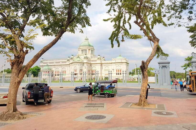 Bangkok Classic Discovery - From Rajadamnern Stadium to Khao San Road at sunset pace