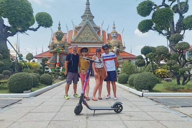 Bangkok Classic E-Scooter &/or Bike Trip - Wat Arun and the Thonburi side: temples plus a calmer river mood