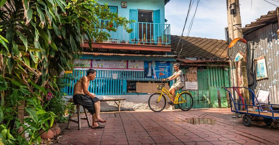 Bangkok Classical Bicycle Tour - Chinatown Starts Loud: Markets, Shop Houses, and Temple Details