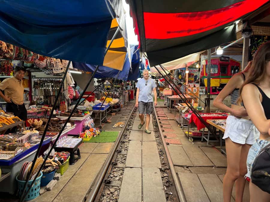 Bangkok: Damnoen Floating Market & Train Market Private Tour - The private-guide advantage: not just translation, but timing