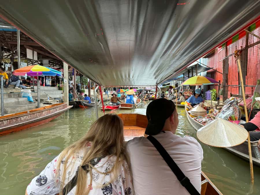Bangkok: Damnoen Floating Market & Train Market Private Tour - Maeklong Railway Market: the train passes and the market responds