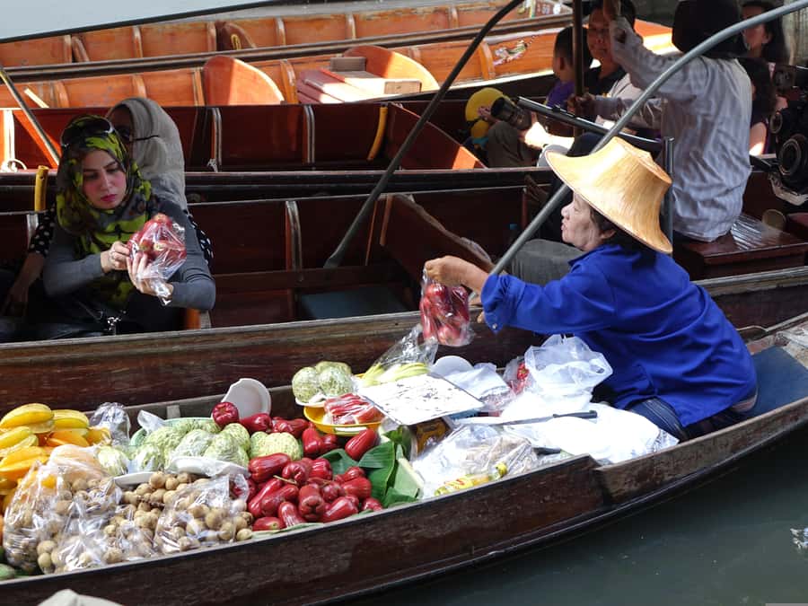 Bangkok: Damnoen Saduak and Ayutthaya Private Day Trip - Maeklong Railway Market: Where the Umbrellas Disappear