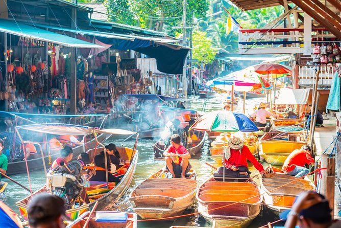 Bangkok: Damnoen Saduak and Maeklong Railway Market Japanese tour - Damnoen Saduak Floating Market: Boat Ride and Thai Food Time