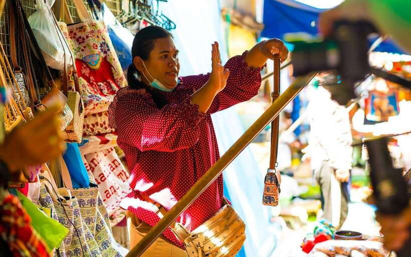 Bangkok: Damnoen Saduak and Train Market with Boat Ride - Price and value: what $27 actually buys you
