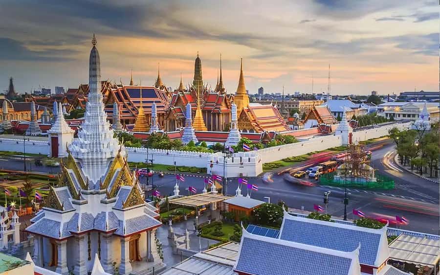 Bangkok: Damnoen Saduak Market & Kayaking Adventure - Getting There Comfortably: Hotel Pickup and the AC Van Plan