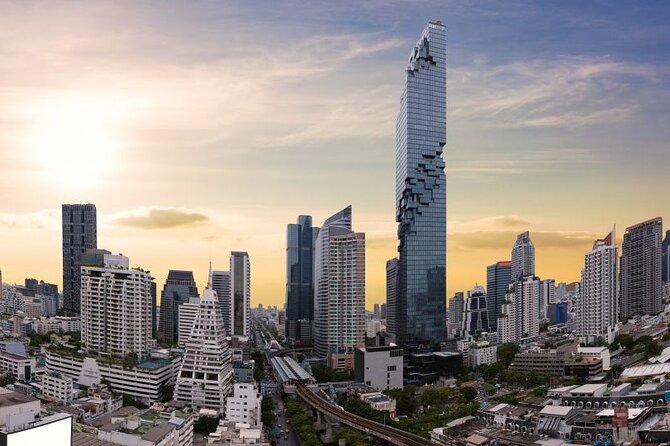 Bangkok Damnoen Saduak, Train Market, Mahanakhon Skywalk - Tips for Eating Well and Getting Great Shots (Without the Headache)