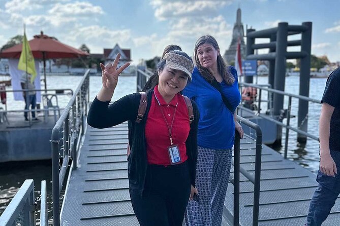 Bangkok Day Tour: Food, Temple & Tuk-Tuk - Lunch that feels local, not touristy