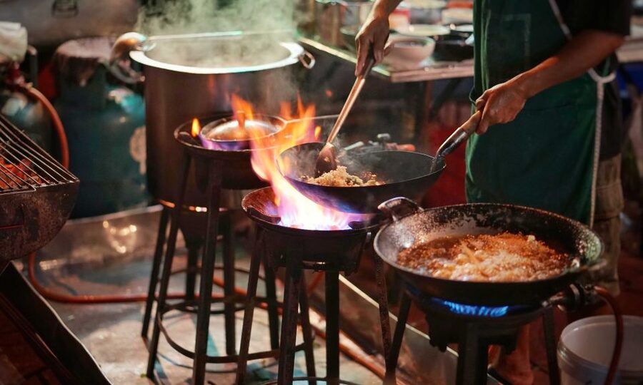 Bangkok: Discover a Taste of Chinatown – 2 Hr Walking Tour - Where You Meet and How to Get Oriented at Wat Mangkon MRT