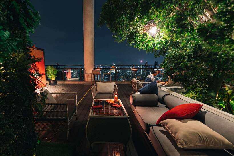Bangkok: Enjoy Fine Thai Food with Panoramic Rooftop Views - Sharing set packages: getting the best value in 90 minutes