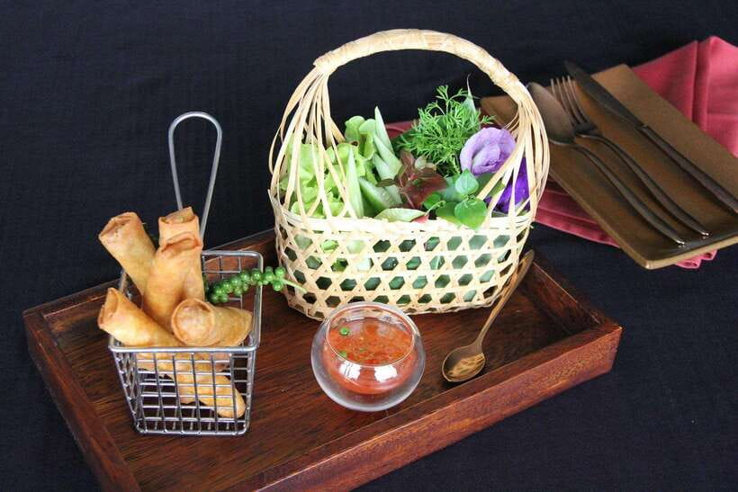 Bangkok: Enjoy Fine Thai Food with Panoramic Rooftop Views - Practical tips: dress code and finding the rooftop