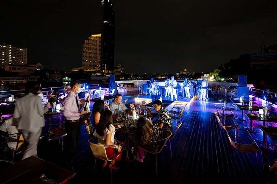 Bangkok: Evening Dinner Cruise with Live Music Chao Phraya - Getting There: Piers, Pickup Options, and the 15-Minute Rule
