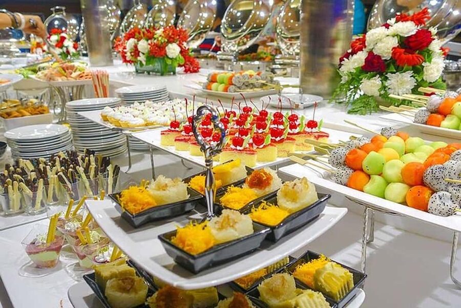 Bangkok: Evening Dinner Cruise with Live Music Chao Phraya - Live Music and Thai Dance: When It Happens and How to Watch