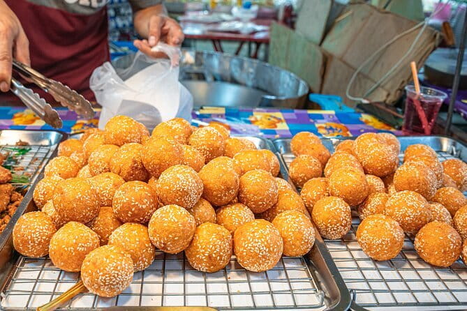 Bangkok Evening Food Tour by Tuktuk - Transport + sunset riverside drinks: it’s not only food