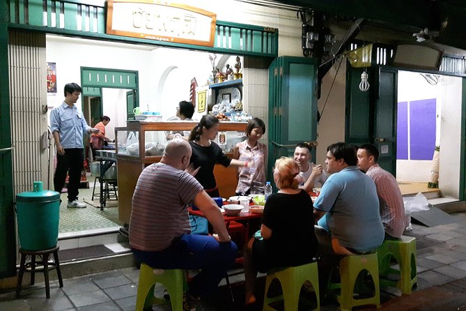 Bangkok Evening Street Food Tuk Tuk Adventure - Market texture: Talat Phlu and Pak Khlong Flower Talat