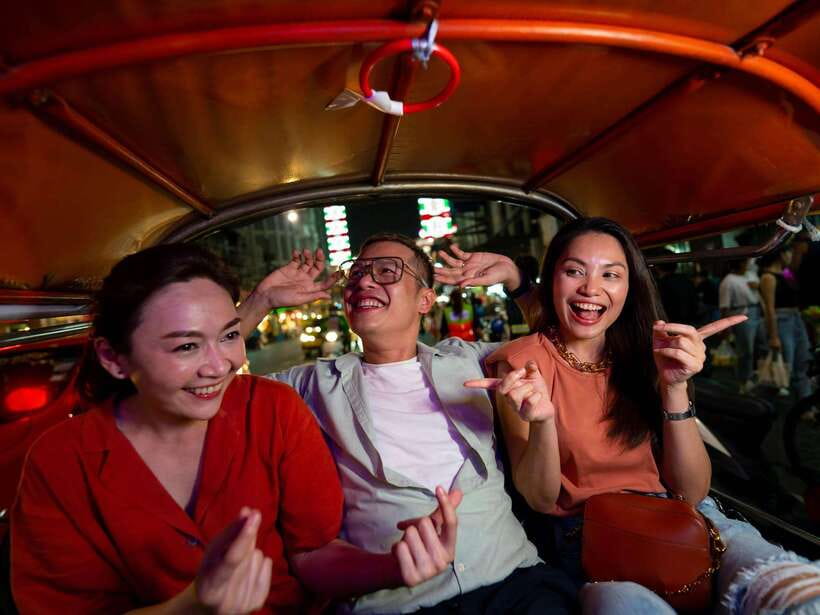 Bangkok: Evening Tour with Wat Arun, Wat Pho & Tuk Tuk Ride - Wat Pho at night: the Reclining Buddha and the calm you came for