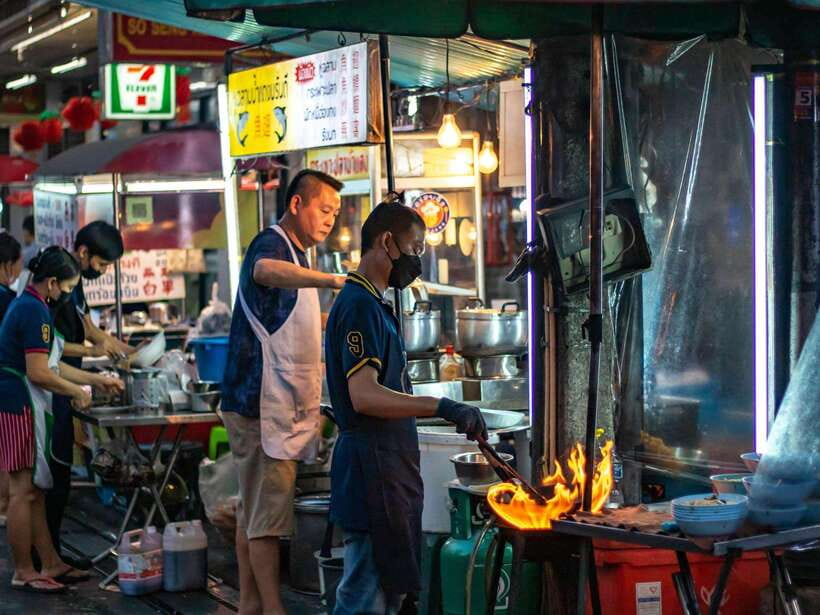 Bangkok: Evening Tour with Wat Arun, Wat Pho & Tuk Tuk Ride - Crossing by ferry to Wat Arun’s riverside detail