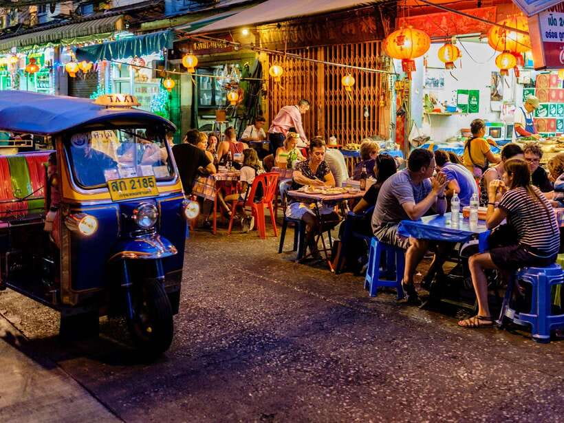 Bangkok: Evening Tour with Wat Arun, Wat Pho & Tuk Tuk Ride - Practical stuff that can save your night: dress code, what to bring, and shoes