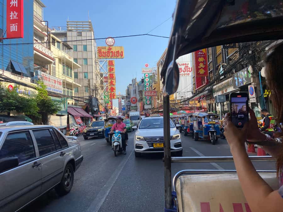 Bangkok: explore Wat Pho + tuk tuk sightseeing - Who should book this Wat Pho + tuk tuk tour