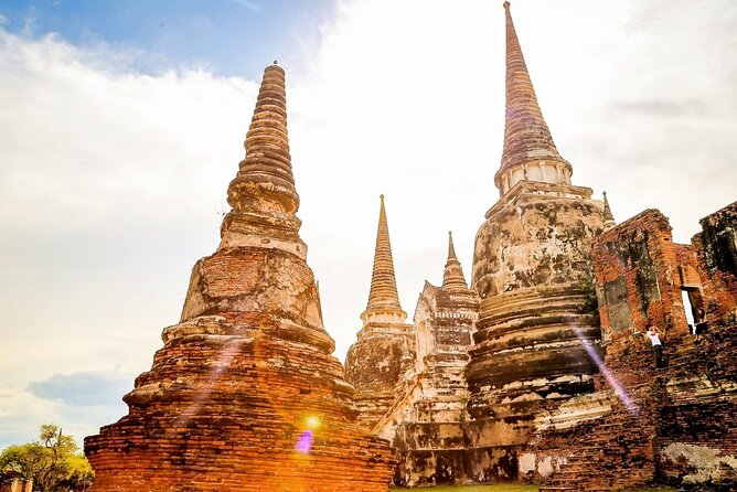 Bangkok Famous Temples sightseeing with Chinatown - Chinatown for shopping and Chinese food in one focused hour
