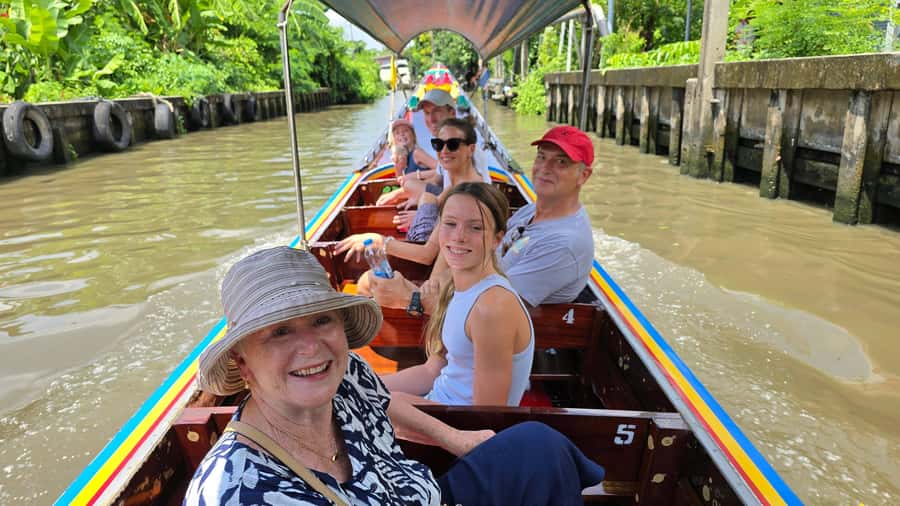 Bangkok Floating Market & Boat Ride to an Orchid Farm - Orchid Farm Stop: A Pretty Bonus With Mixed Expectations