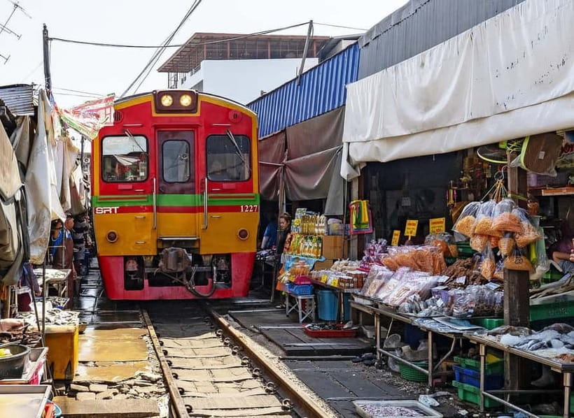 Bangkok: Floating Market & Railway Market with Hotel Pick Up - Maeklong Railway Market: Where Umbrellas Act Like Stage Props