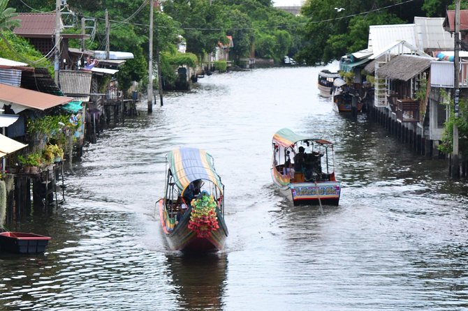 Bangkok Floating Markets and Boat Tour - Khlong Lat Mayom: food you can actually keep up with
