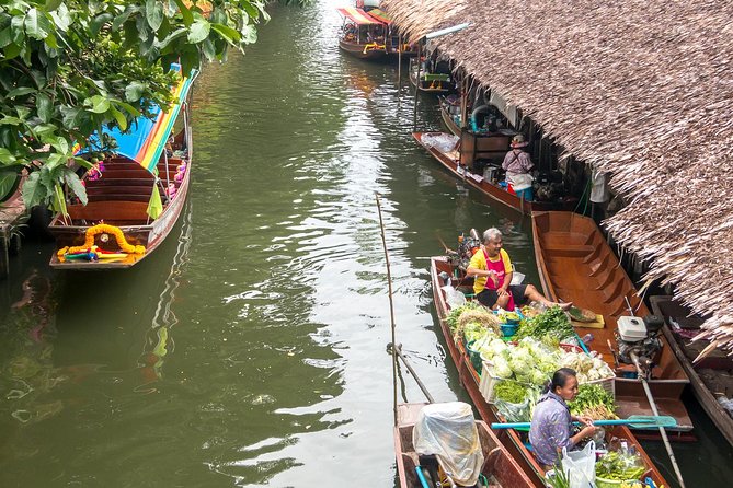 Bangkok Floating Markets and Boat Tour - Where the day starts: Wat Saphan Floating Market and temple respect
