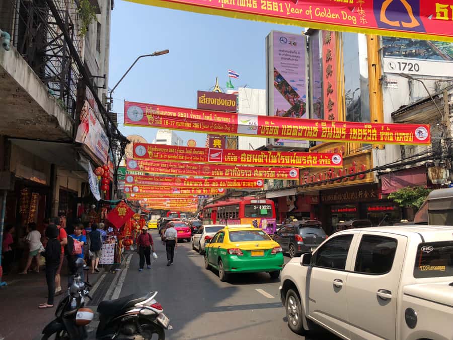 Bangkok: Full-Day Customized Tour with Local Transportation - Chinatown Street Food: Snacking With Confidence