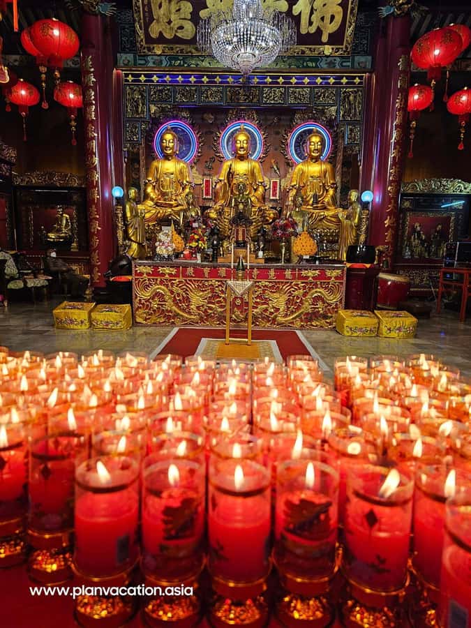 Bangkok: Full-Day Hop-On Hop-Off Walking Tour Mini Group - Little India: Curry Houses, Textile Shopping, and a Sikh Temple Stop