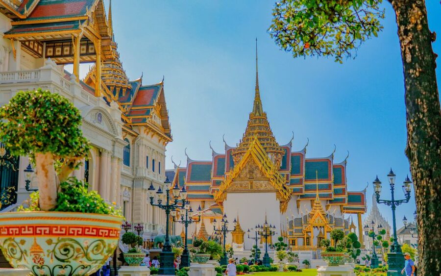 Bangkok: Grand Palace and Emerald Buddha Half-Day Tour - Wat Phra Kaew: the Emerald Buddha shrine and why it feels different
