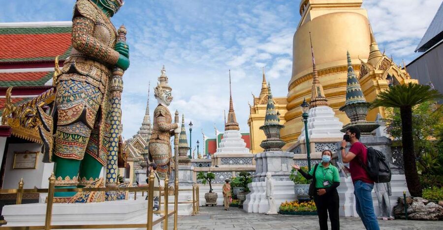 Bangkok: Grand Palace and Wat Arun Guided Walking Tour - Price and Logistics: What $18 Covers (and What It Doesn’t)