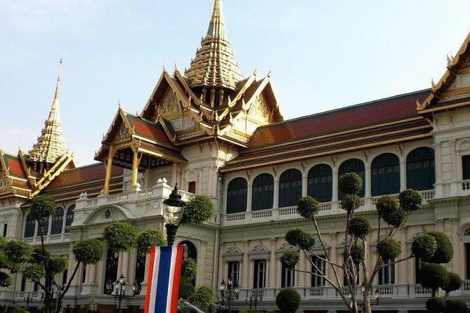 Bangkok Grand Palace Tour with Convenient Hotel Transfer - Crowds and dress code: the two details that decide your mood