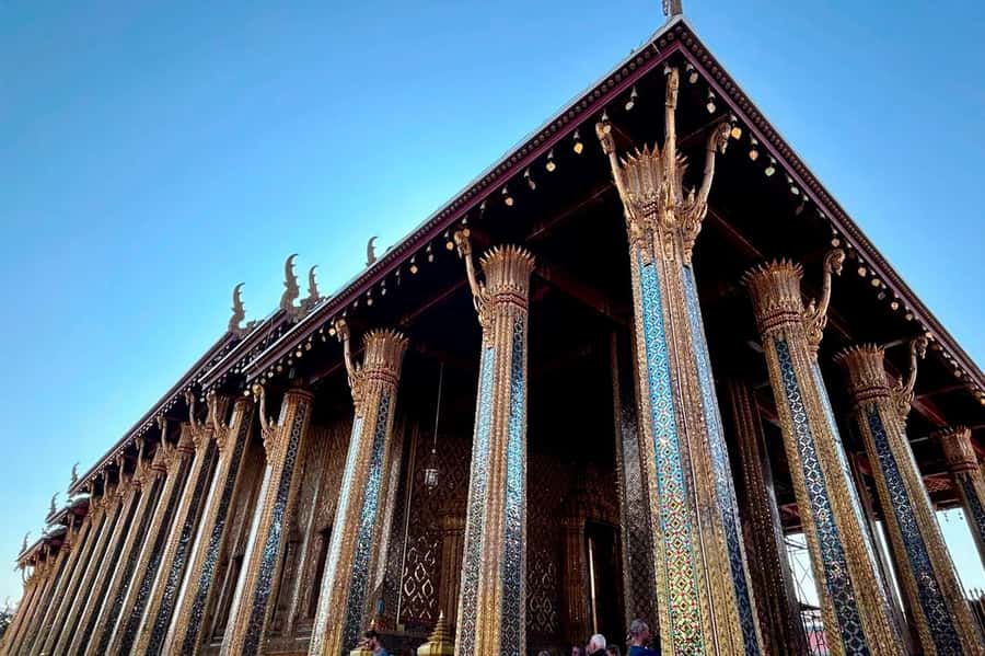 Bangkok: Grand Palace, Wat Arun & Giant Buddha Iconic Tour - Price check: is $78 good value for this Bangkok day?