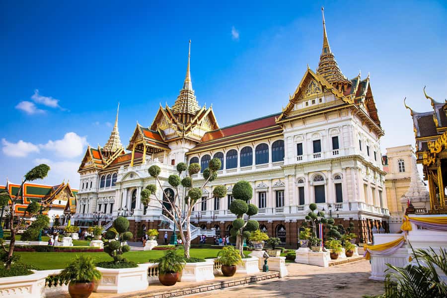 Bangkok: Grand Palace, Wat Pho and Chinatown Walking Tour - Price and Value: What $96 Buys in Admissions and Guide Time