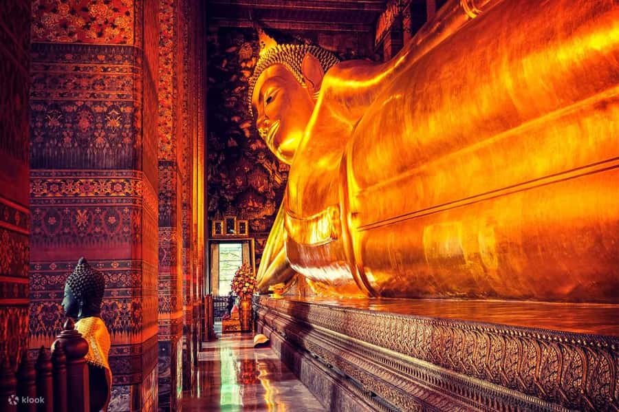 Bangkok: Grand Palace, Wat Pho, and Wat Arun Guided Tour - Grand Palace and Wat Phra Kaew: where royal power meets sacred images