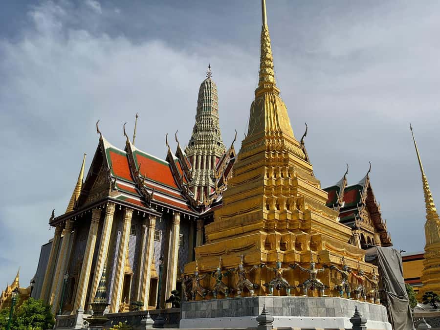 Bangkok: Grand Palace, Wat Pho & Long Tail Boat Tour - Grand Palace and Wat Phra Kaew: the fast route to the royal core