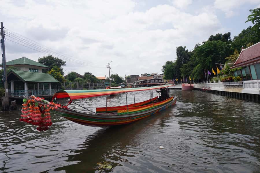 Bangkok: Grand Palace, Wat Pho & Long Tail Boat Tour - Meeting point and timing: how to not lose time on day one
