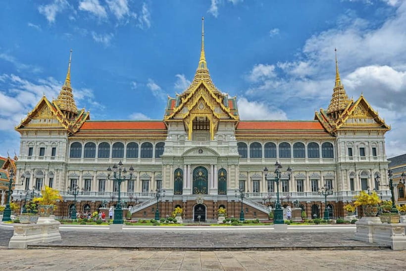 Bangkok: Grand Palace, Wat Pho, Wat Arun Sacred & Local Tour - The Dress Code and Temple Rules: the stuff that can slow you down