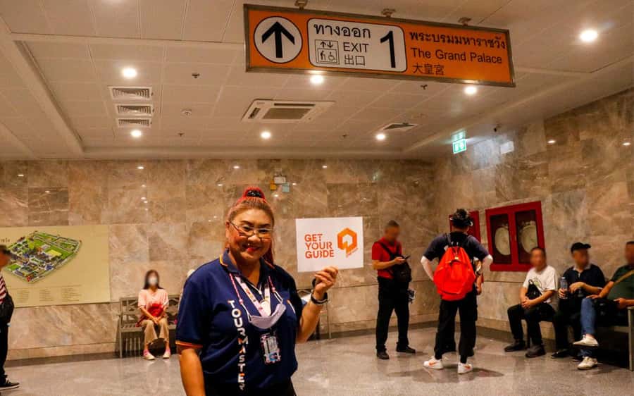 Bangkok: Grand Palace, Wat Pho, & Wat Arun Walking Tour - Who should book this tour (and who might not love it)
