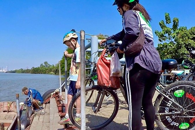 Bangkok Green Oasis 4-Hour Bike Tour with Boat Ride - Guide quality makes or breaks this kind of day