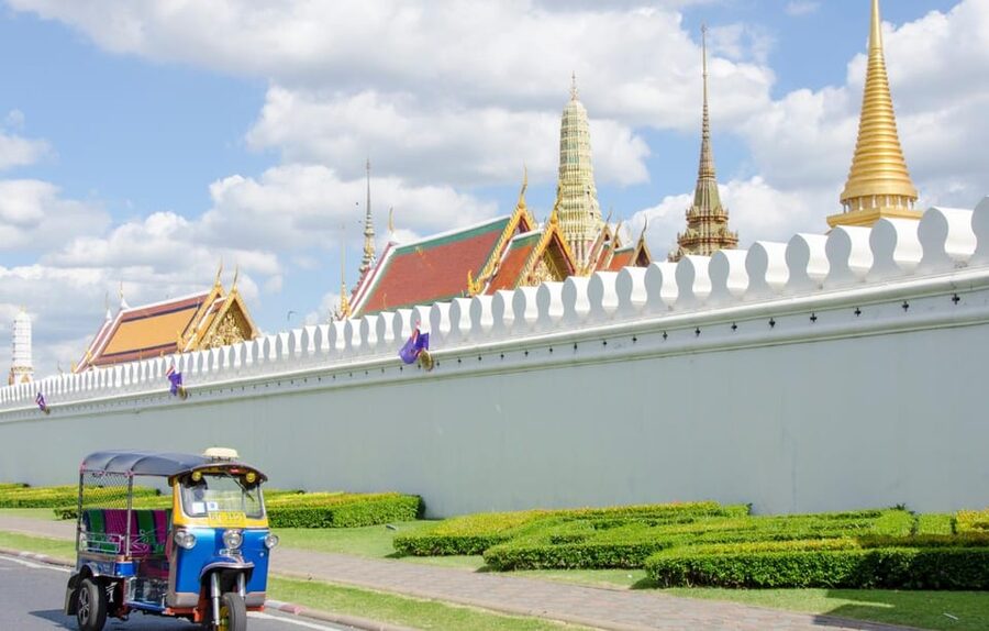 Bangkok: Guided Tour in a Typical Thai Tuk-Tuk - Best time to go: daylight planning or evening lights