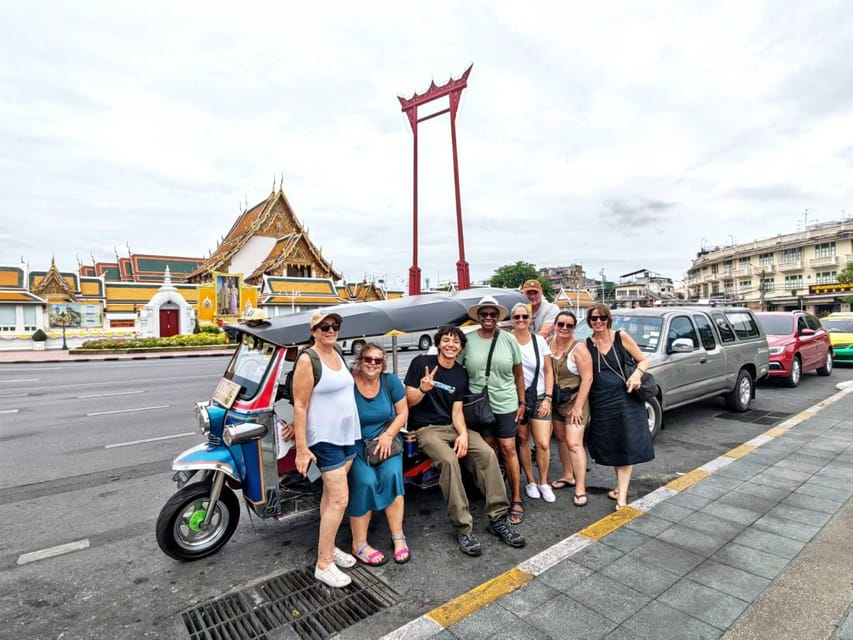 Bangkok: Guided Tour in a Typical Thai Tuk-Tuk - Chinatown as the finish: Yaowarat-style street energy